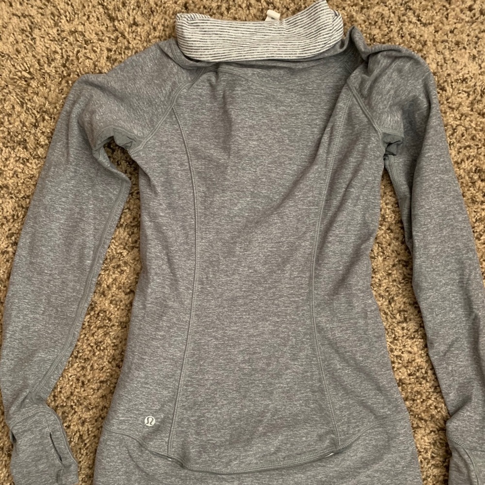 Lululemon 1/2 zip - Picture 6 of 6